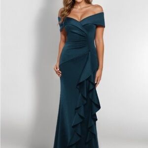 Xscape Elegant Off-Shoulder Green Evening Gown, NWT Size 14